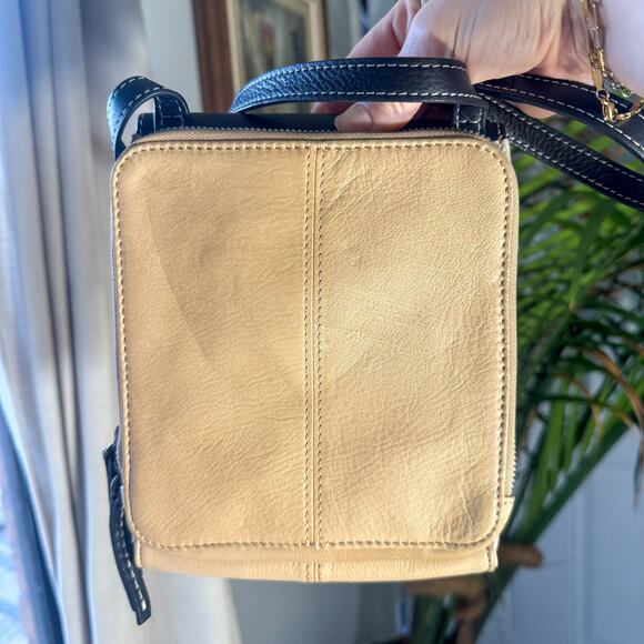 🖤 AMERICAN LEATHER CO. Two-Tone Mini Flap Crossbody Bag | Tan & Black Leather - Picture 2 of 7